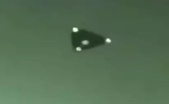 常州夜空现三角形不明飞行物是什么-千呱博客网